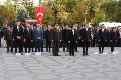 ataturk-olumunun-87nci-yilinda-burdurda-torenle-anildi