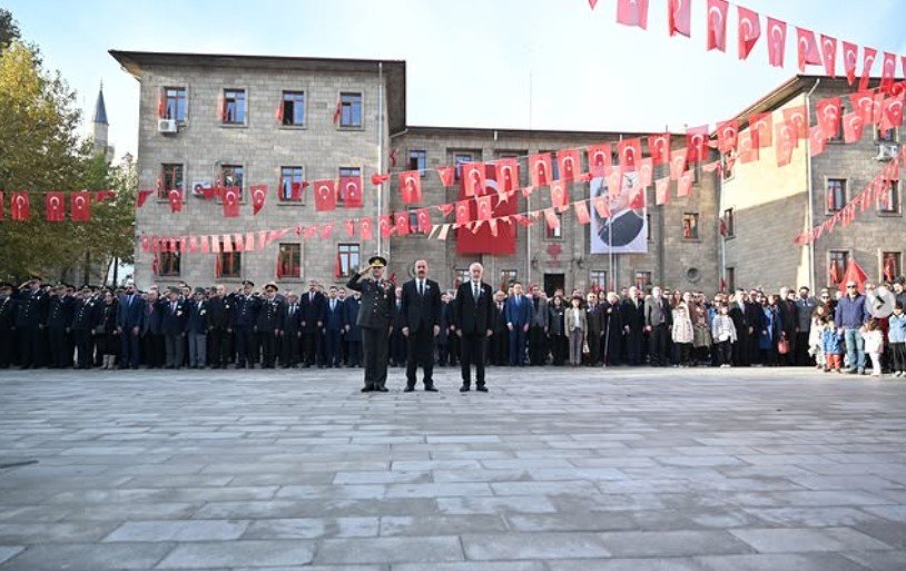 ataturk-vefatinin-87nci-yil-donumunde-ispartada-torenle-anildi