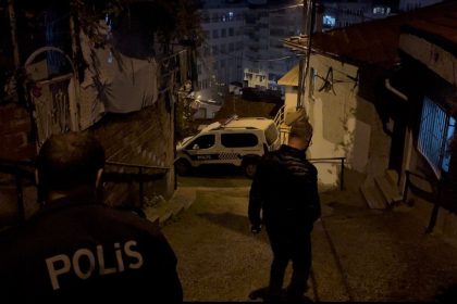 bahceye-cikan-kadin-cesetle-karsilasti