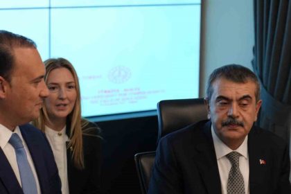 bakan-tekin-dunyada-modern-devletlerin-varolus-gerekcesi-barisi-insan-haklarini-demokrasi-ve-adaleti-tesis-etmek