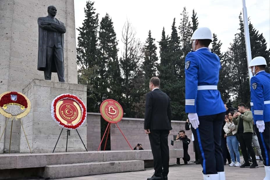 balikesir-10-kasimda-atasini-andi