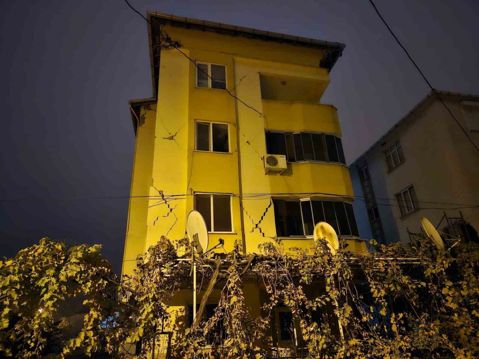 balikesir-gece-boyu-sallandi