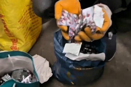 batmanda-oto-lastiklerinin-icinde-yuzlerce-uyusturucu-hap-ele-gecirildi