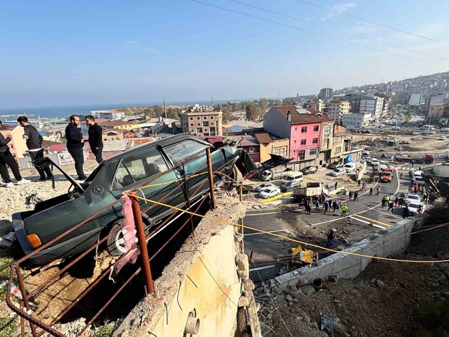 belediyeye-ait-kamyonet-az-kalsin-faciaya-yol-aciyordu