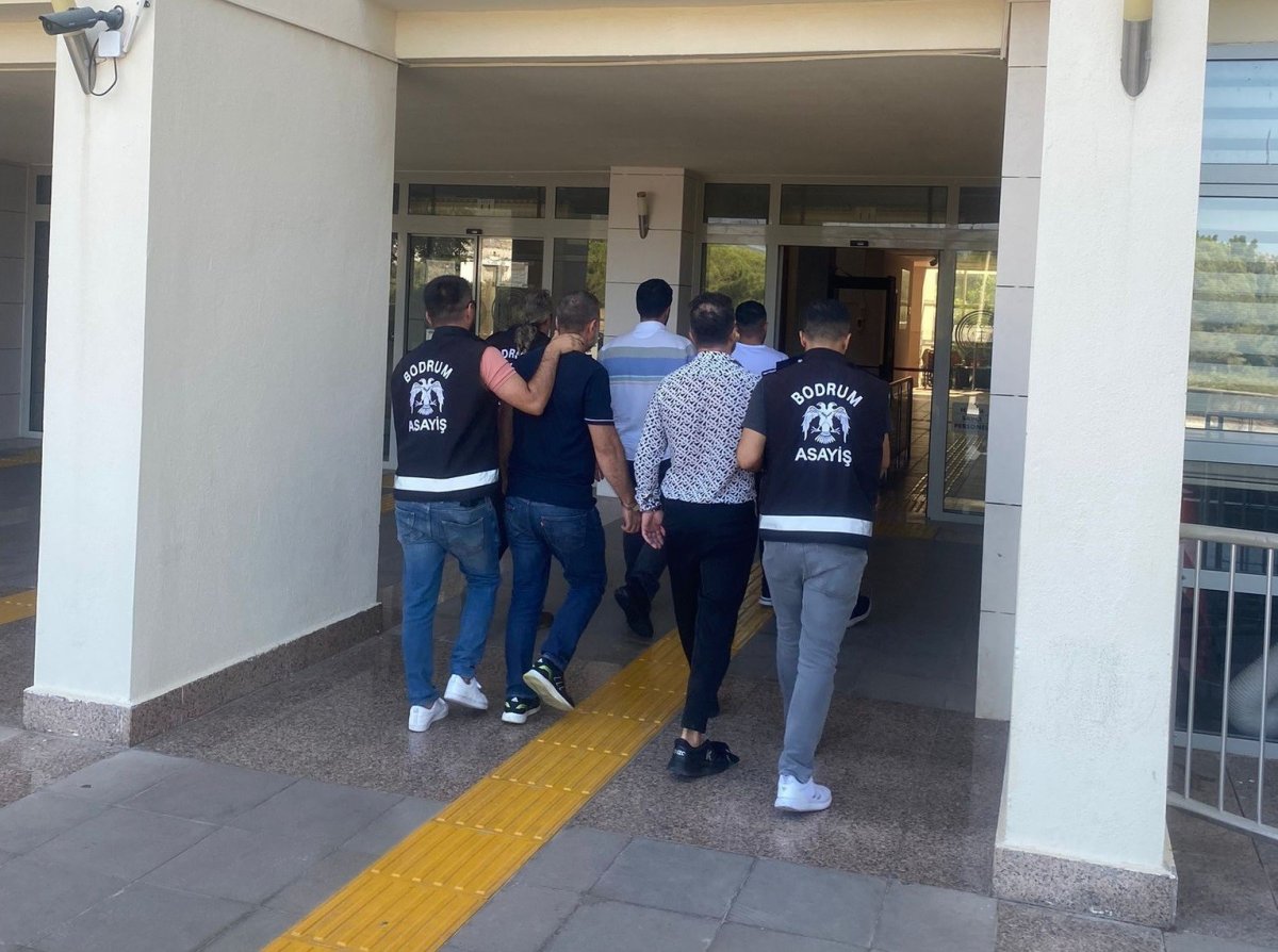 bodrumda-yargilanan-14-saniktan-7si-tahliye-oldu