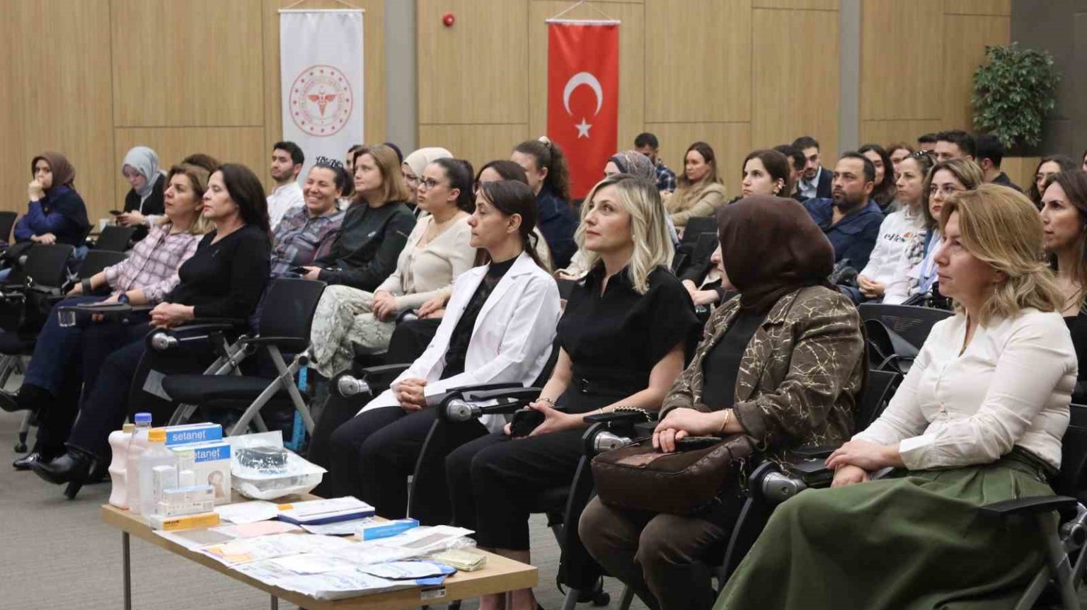 bursada-hekim-ve-saglik-calisanlarina-yanik-egitimi-verildi