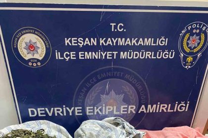 carsafa-sarilmis-uyusturucu-ve-hassas-terazi-ele-gecirildi