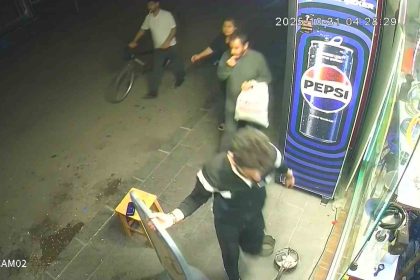 cekirdek-citlerken-telefonu-caldi-seytana-uydum-dedi