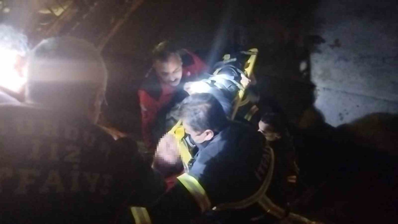 dengesini-kaybedip-kanala-dustu-itfaiye-ekipleri-kurtardi