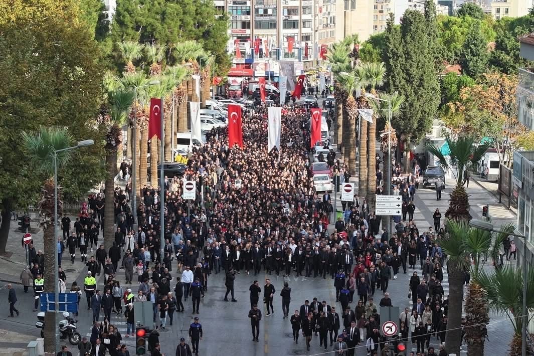 denizlide-saat-09-05i-gosterdiginde-hayat-durdu