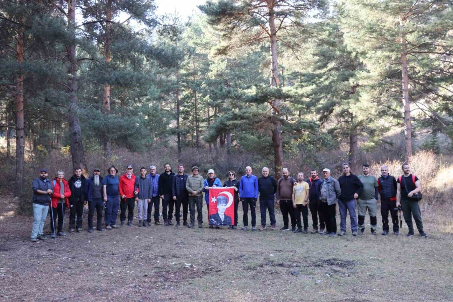 dogal-guzelliklerin-icinde-16-km-yuruduler