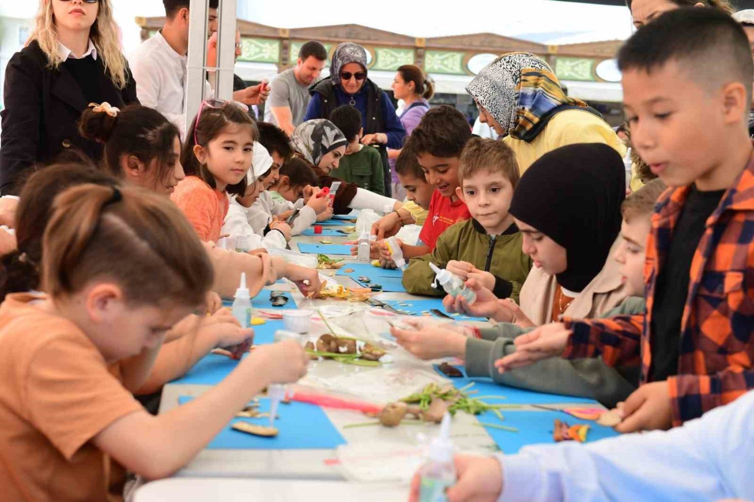 edebiyatin-kalbi-9-gun-boyunca-osmangazide-atti