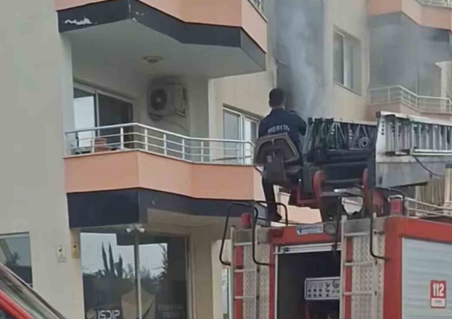 erdemlide-bina-yangini-korkuttu