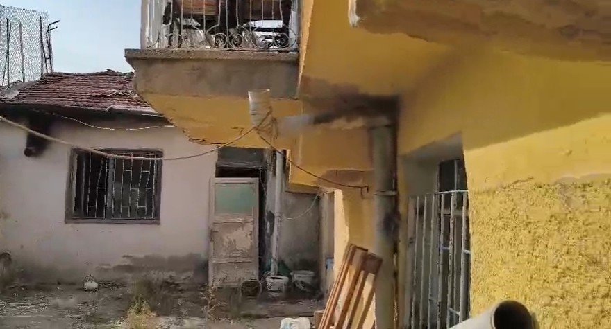 evine-giren-3-kisi-tarafindan-darbedilen-yasli-adam-10-gun-sonra-hayatini-kaybetti