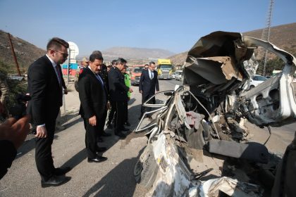 freni-arizalanan-kamyon-isikta-bekleyen-8-araca-carpti-4-yarali