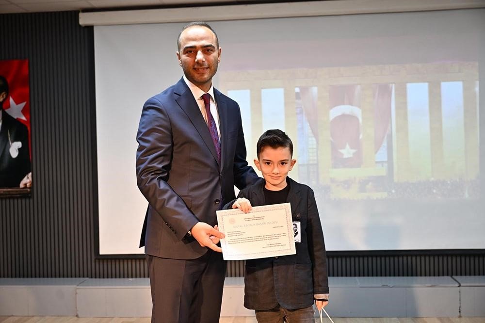 gazi-mustafa-kemal-ataturk-gaziosmanpasada-saygi-ve-ozlemle-anildi