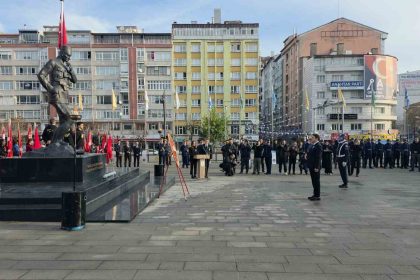 gazi-mustafa-kemal-ataturk-vefatinin-87-yil-donumunde-kutahyada-duzenlenen-torenle-anildi