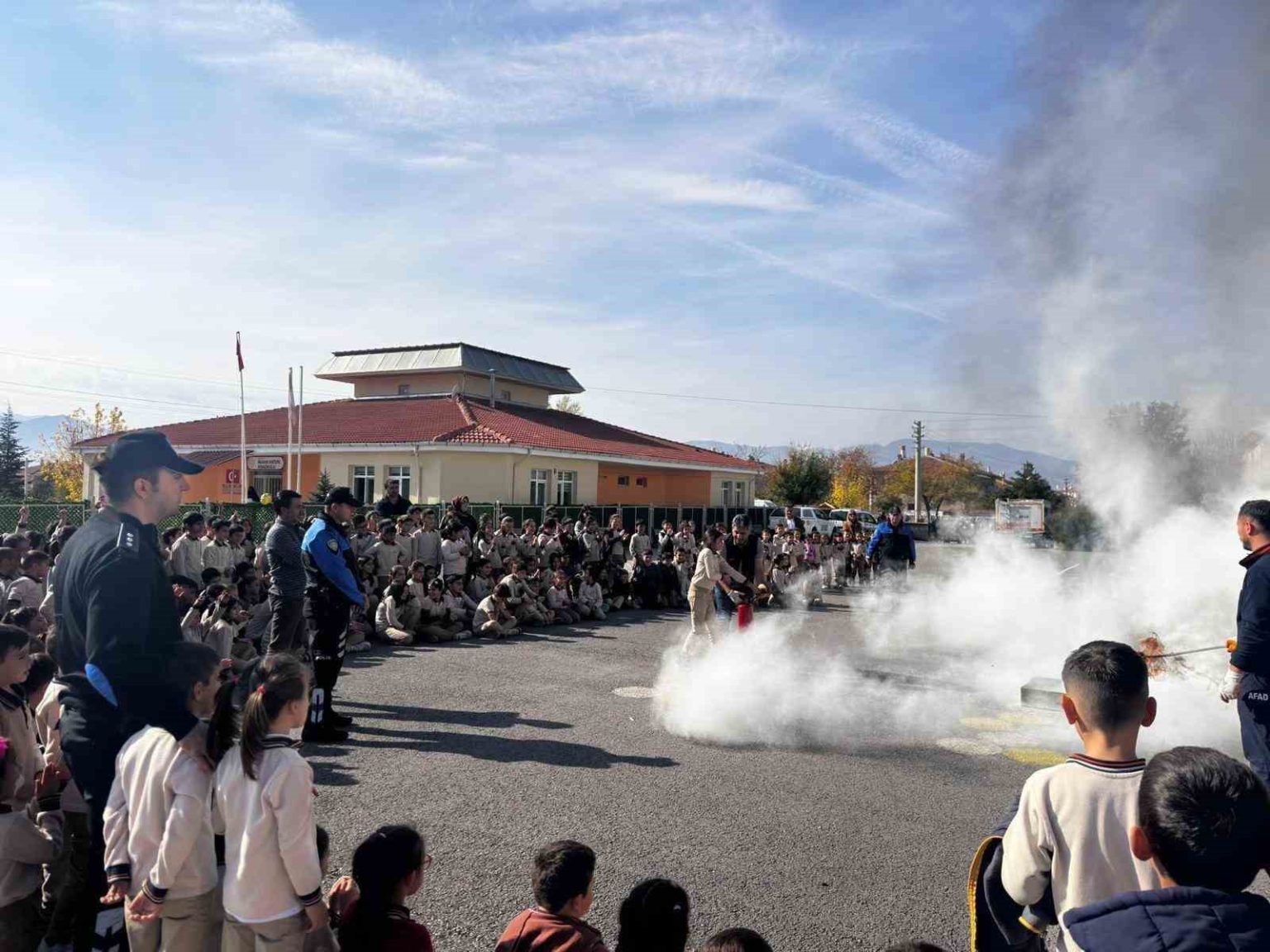 gokturk-ilkokulunda-deprem-ve-afet-bilinci-egitimi