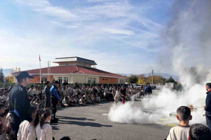 gokturk-ilkokulunda-deprem-ve-afet-bilinci-egitimi