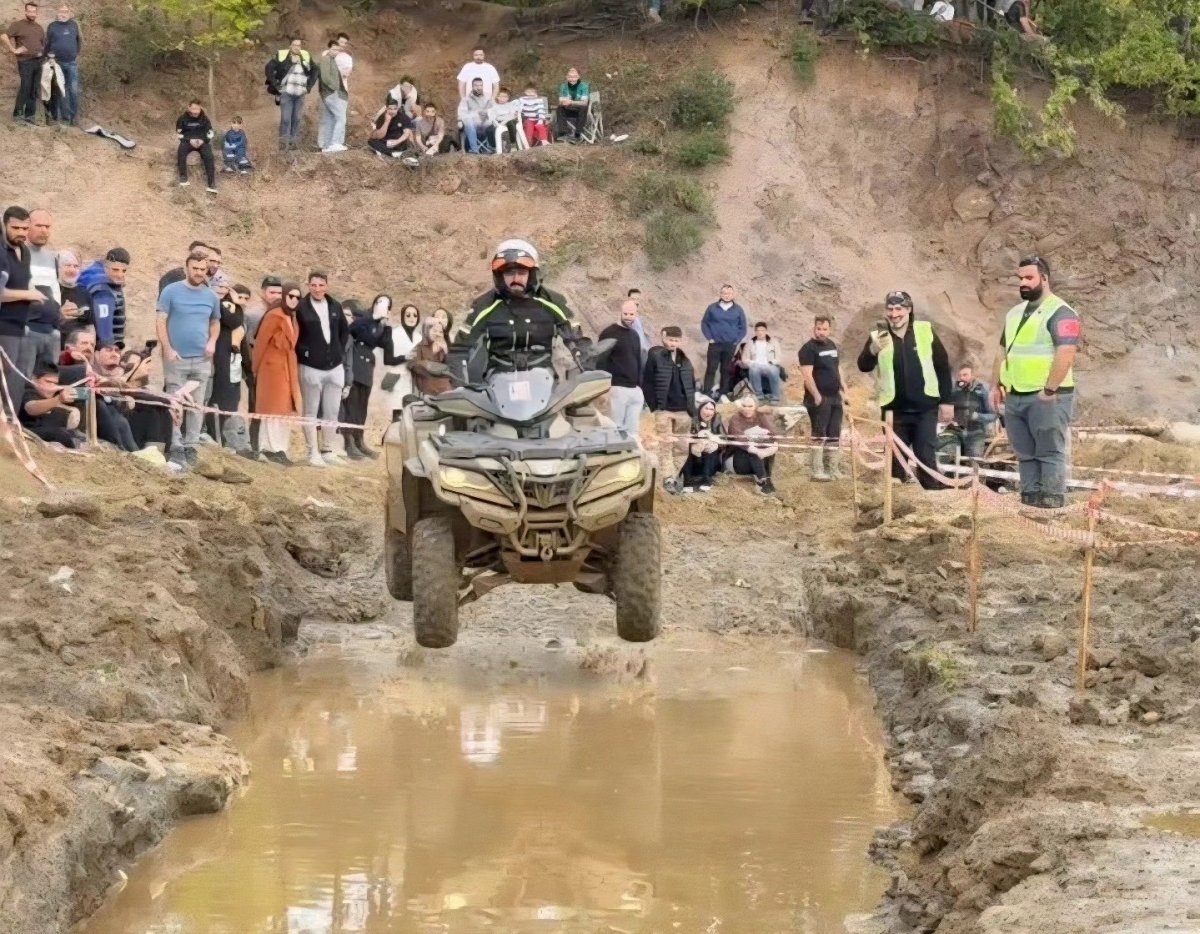 golcukte-atv-tutkunlari-zorlu-parkurda-mucadele-etti