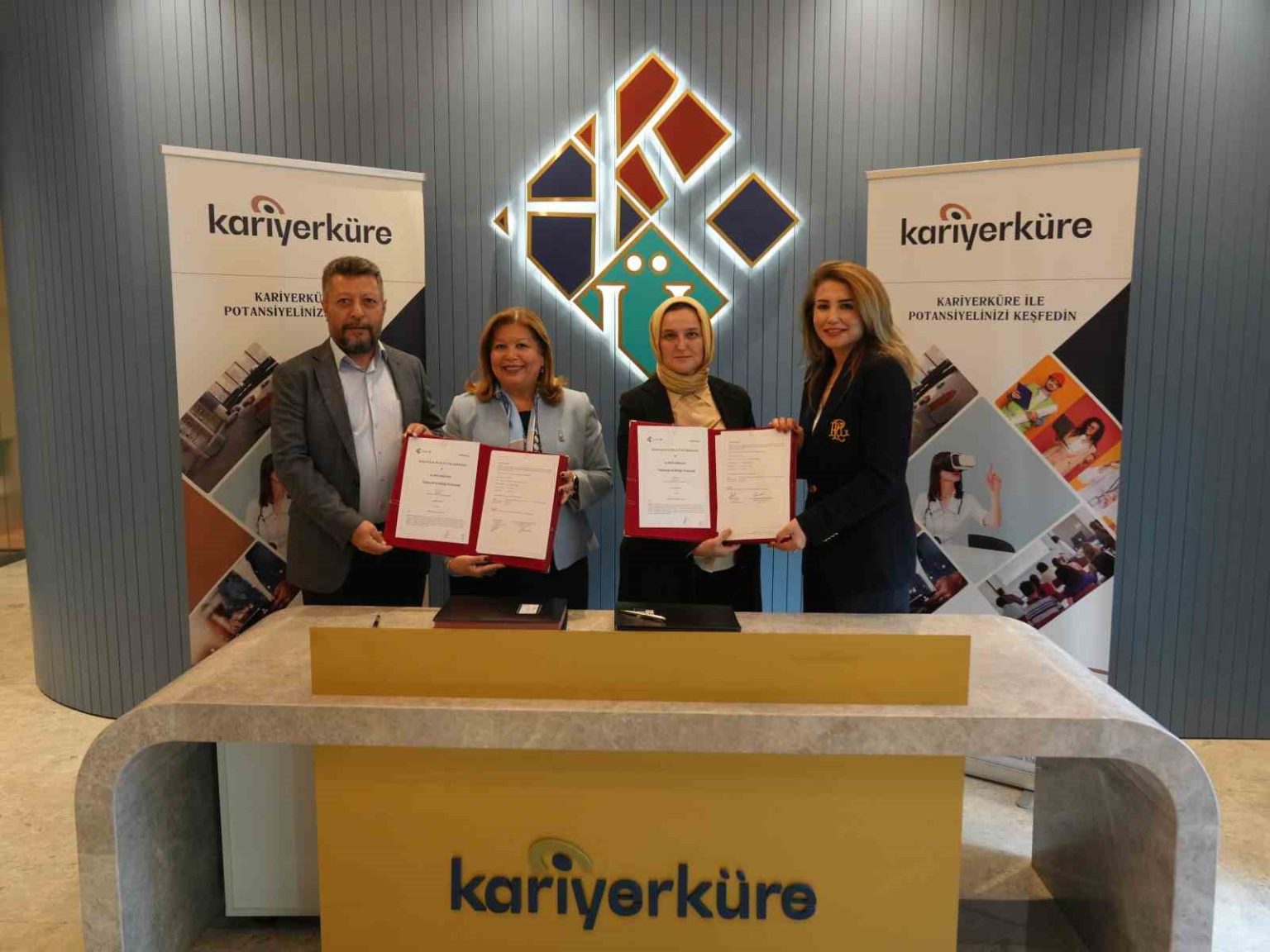 hasan-kalyoncu-universitesi-ile-kariyerkure-egitim-arasinda-is-birligi-protokolu-imzalandi