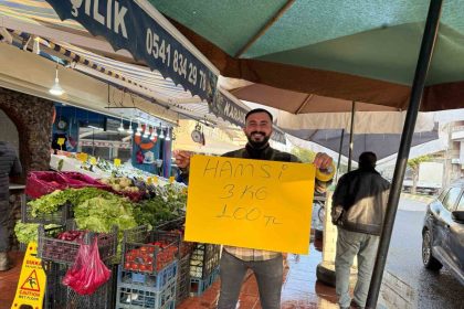 igdirda-3-kilogrami-100-lira-olan-hamsiye-vatandaslardan-yogun-ilgi