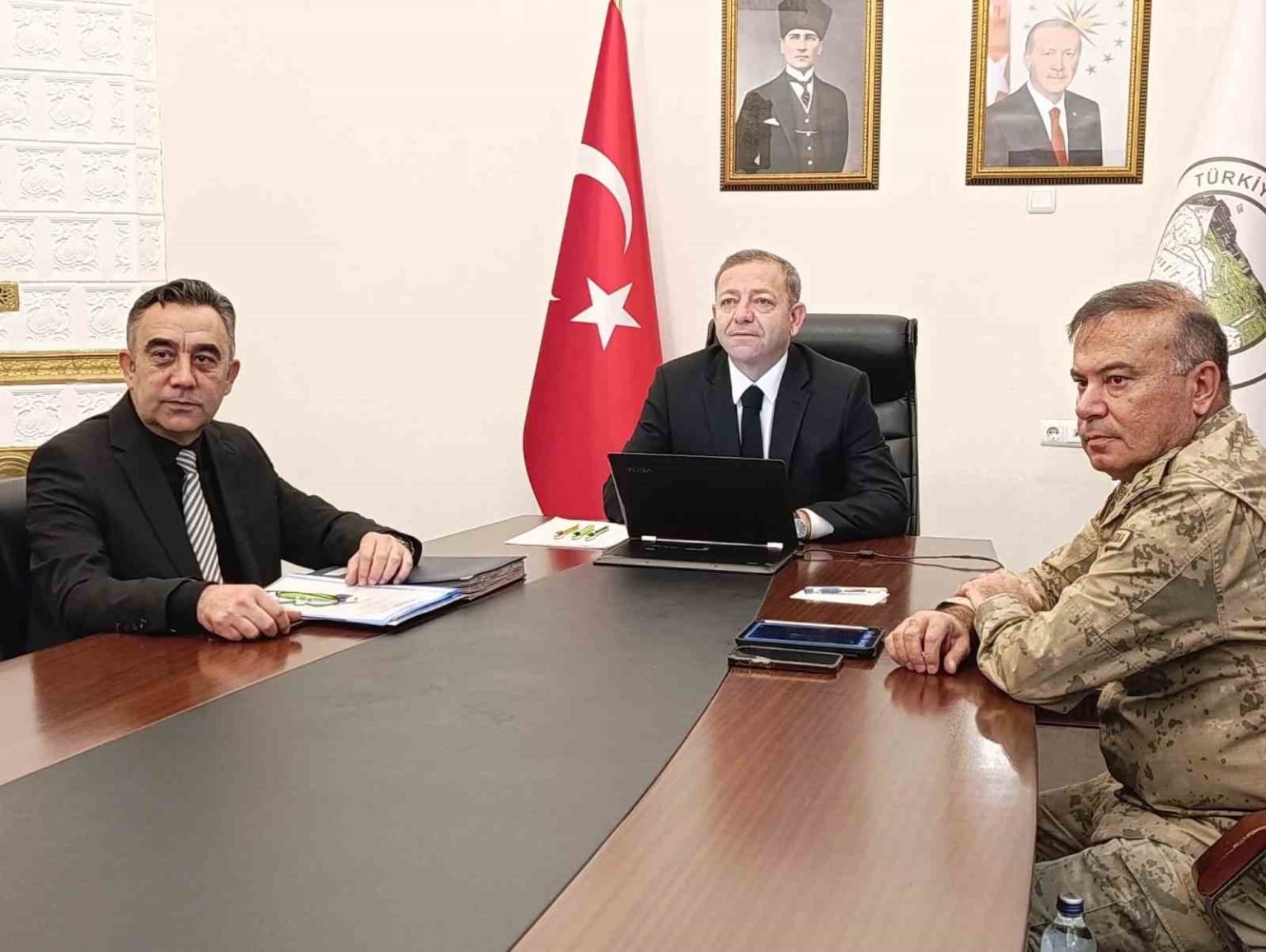 karsta-asayis-ve-guvenlik-toplantisi-duzenlendi