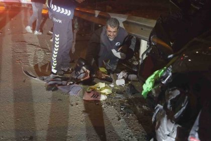 kazada-olen-17-yasindaki-yegeninin-esyalarini-olay-yerinde-gozyaslariyla-topladi