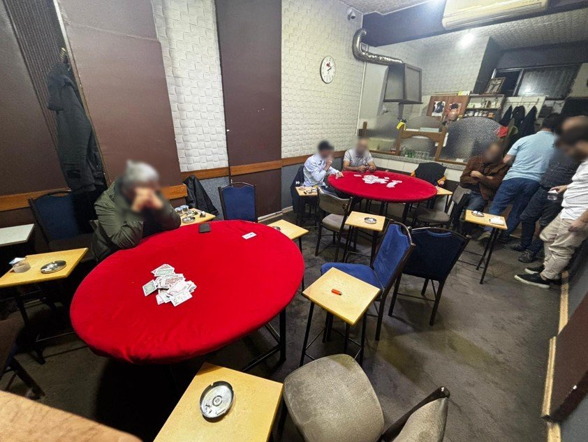 kiraathaneye-gece-kumar-baskini