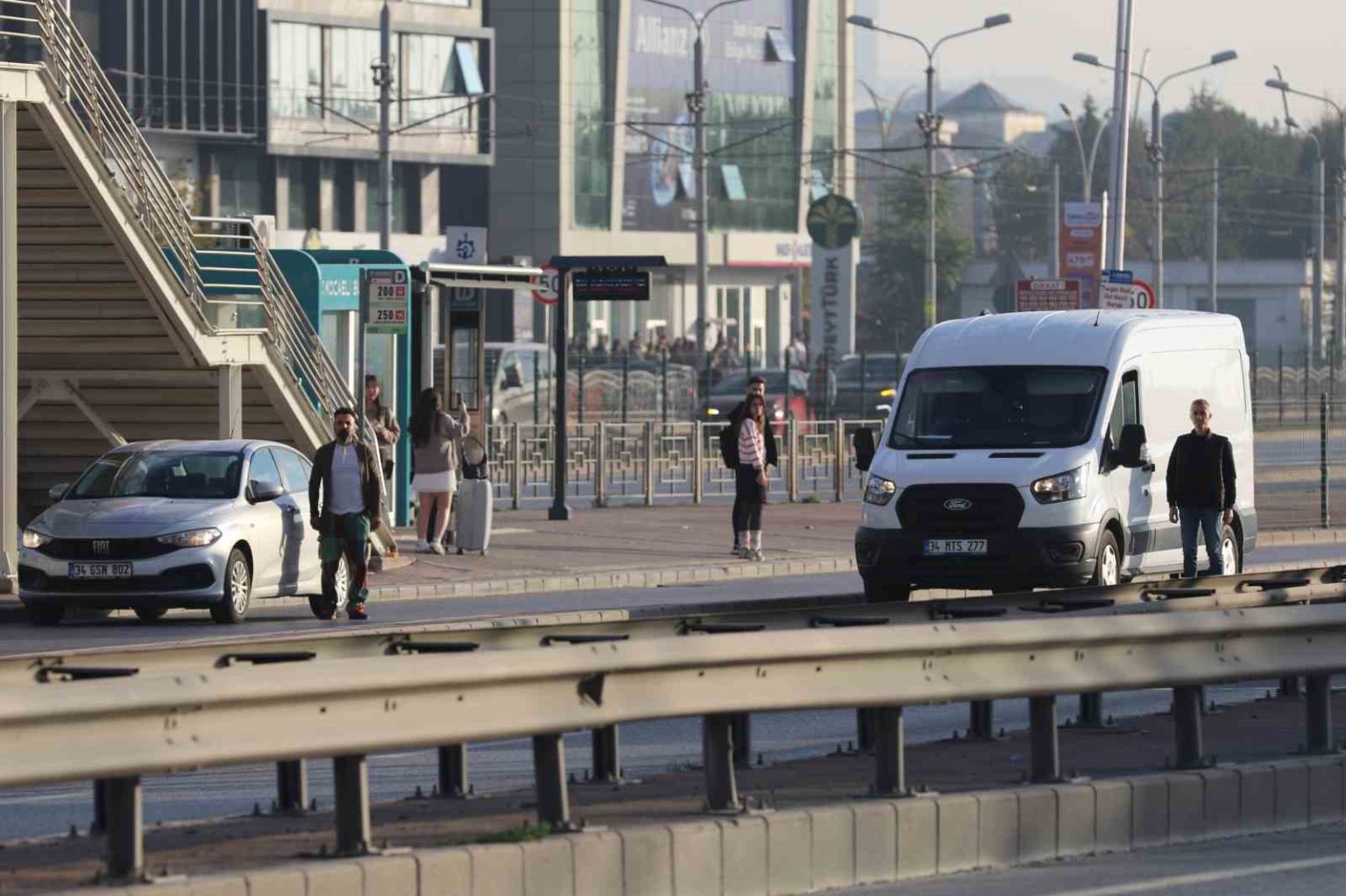 kocaeli-sakarya-duzce-ve-boluda-ataya-saygi-icin-hayat-durdu