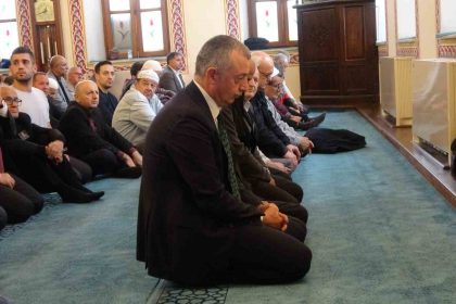 kocaeli-valisi-aktas-ataturkun-olumunun-87-yili-icin-okutulan-mevlide-katildi