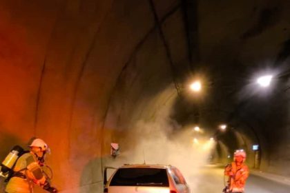 konak-tunellerindeki-arac-yanginina-itfaiyeden-hizli-mudahale