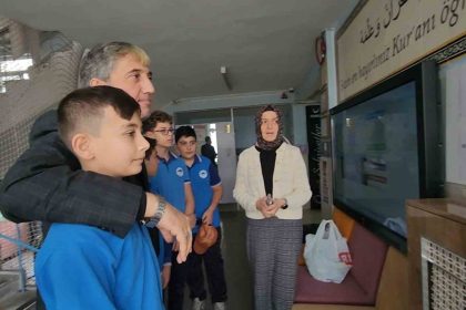 kutahya-anadolu-imam-hatip-lisesinde-ogrencilerin-proje-hazirlik-calismalari