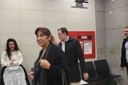 melek-baykal-jess-molhonun-bosanma-davasinda-tanik-olarak-dinlendi