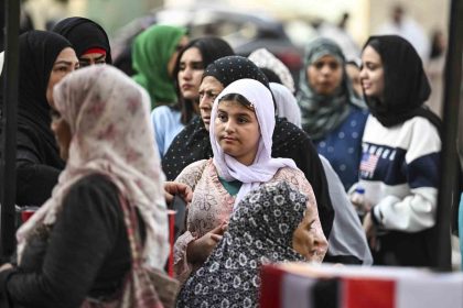 misirda-halk-temsilciler-meclisi-secimi-icin-sandik-basinda