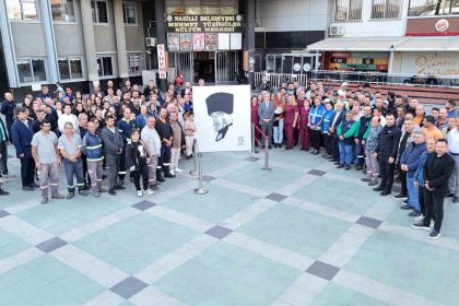 nazillide-750-personel-ataturk-portresi-yapti