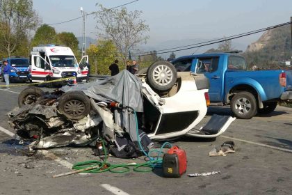 orduda-otomobil-ile-kamyonet-carpisti-baba-oldu-surucu-oglu-ve-diger-surucu-agir-yaralandi