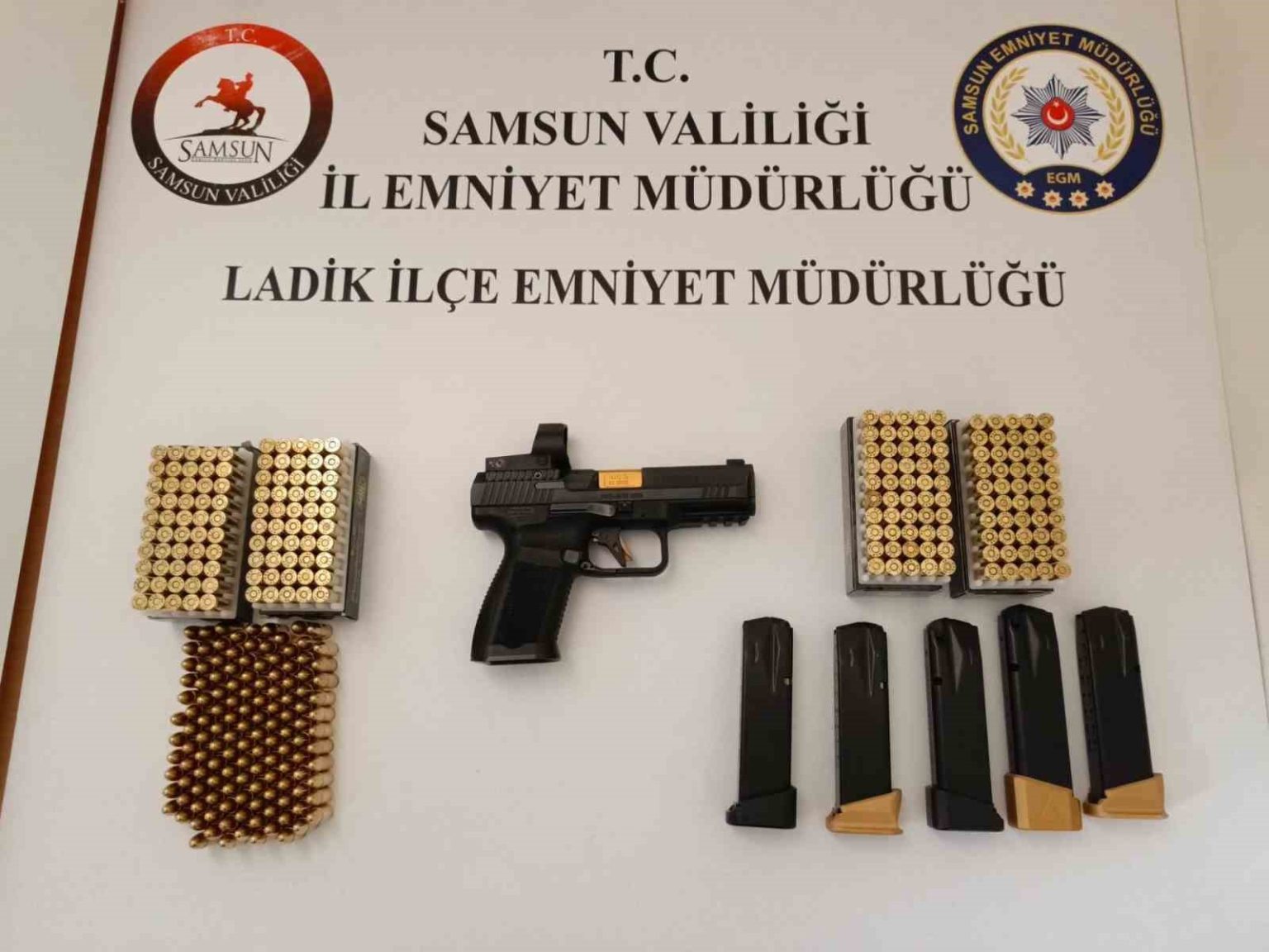 samsunda-silahla-ates-eden-sahis-yakalandi-92-bos-kovan-ele-gecirildi