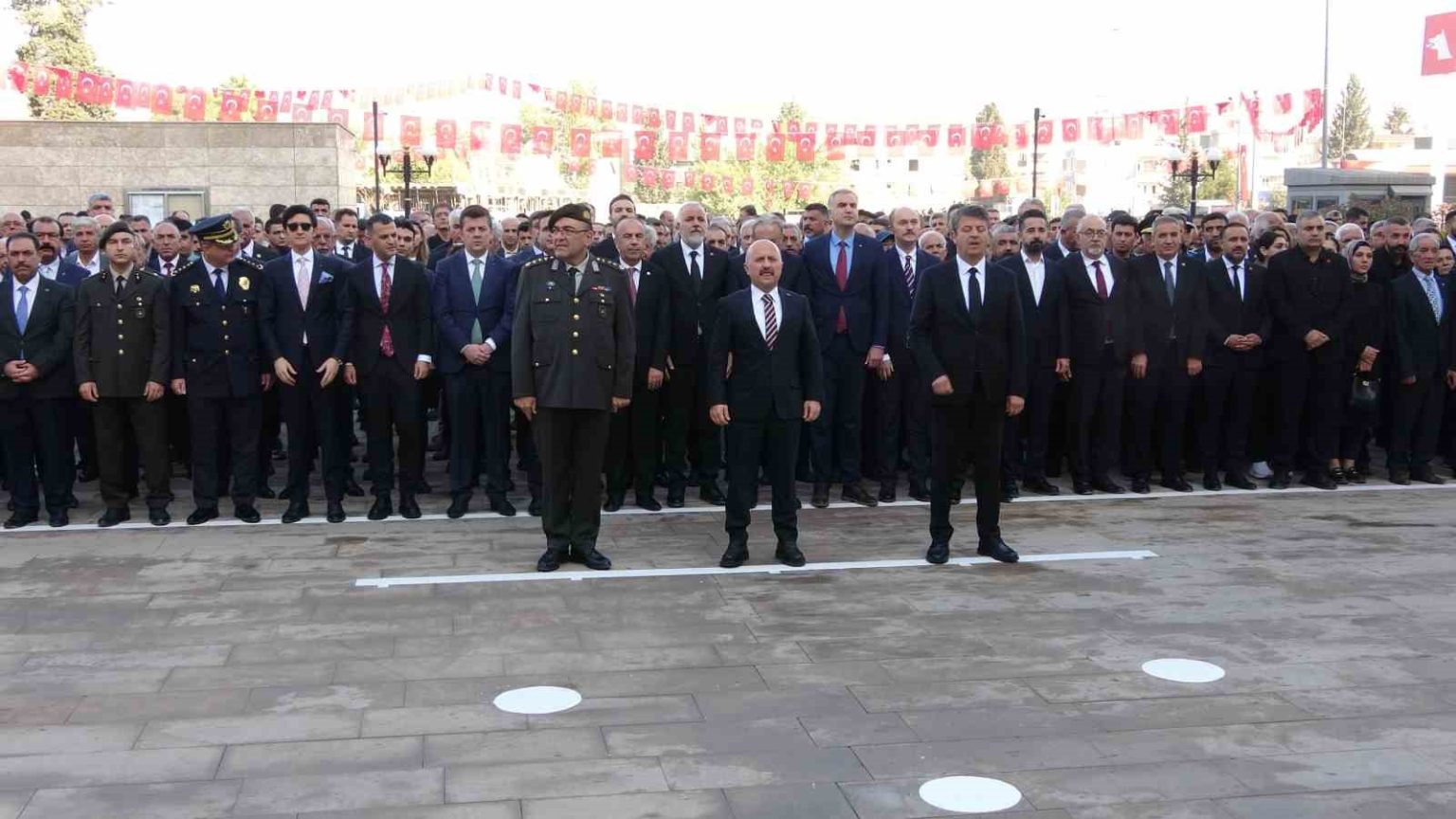 sanliurfa-ve-adiyamanda-10-kasim-ataturku-anma-gunu-etkinligi