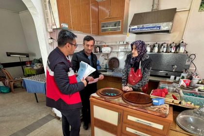 saphanede-kahvehane-ve-cay-ocaklarinda-gida-denetimi