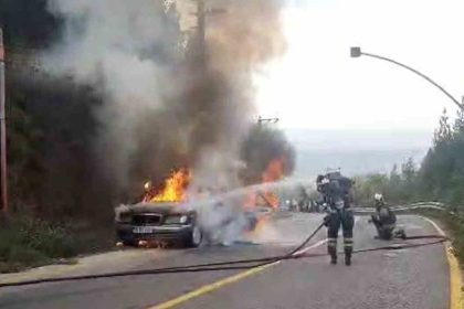 seyir-halindeki-otomobil-alevlere-teslim-oldu