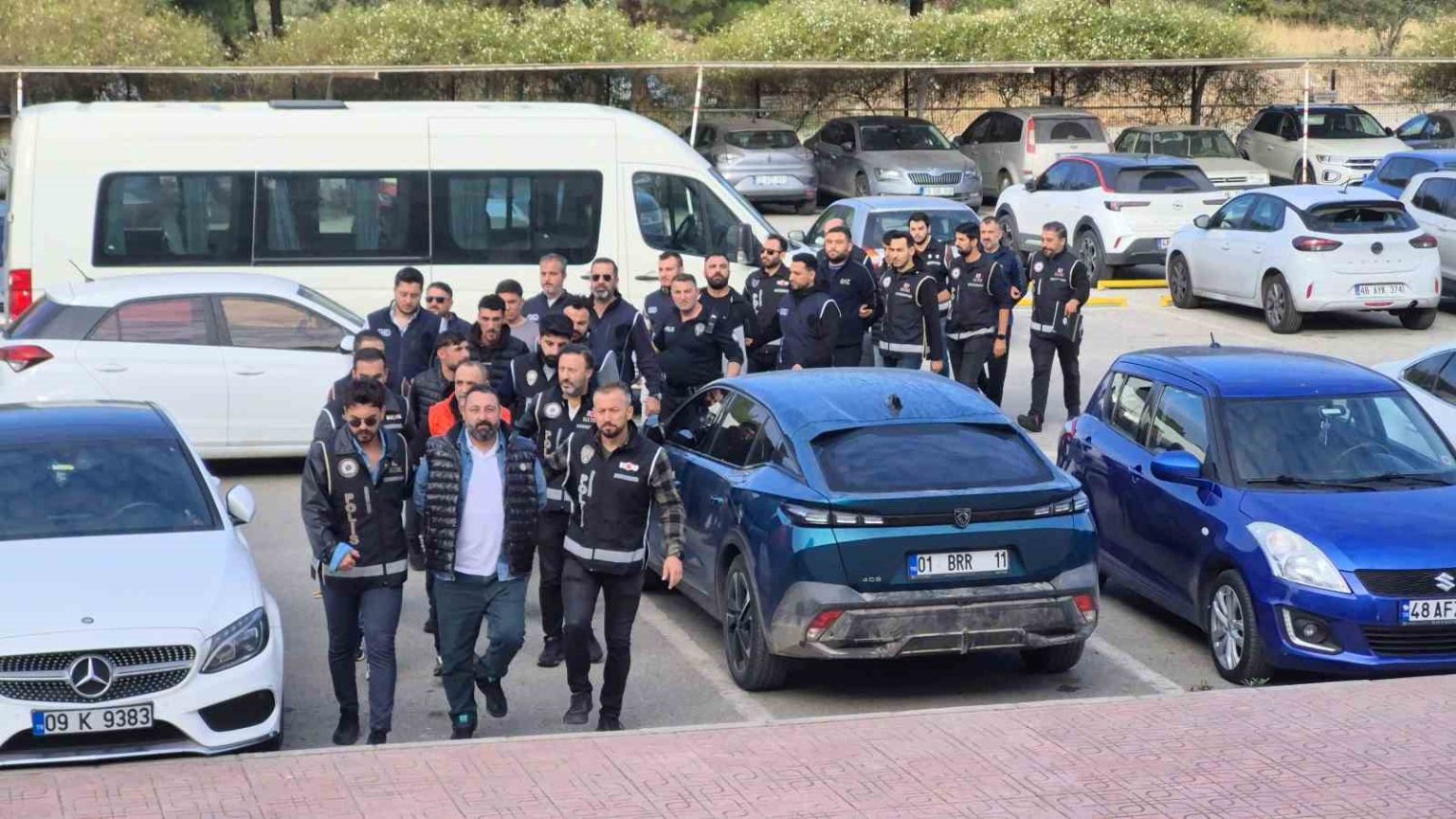 suc-orgutu-operasyonunda-10-gozalti