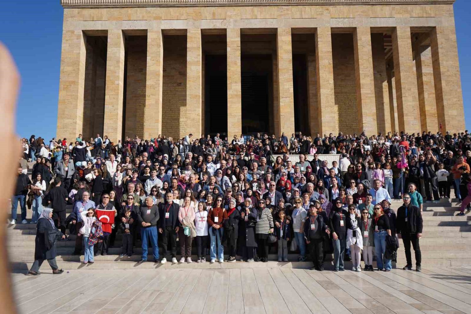 yuzlerce-bilecikli-anitkabir-ve-tarihi-yerleri-ziyaret-etti