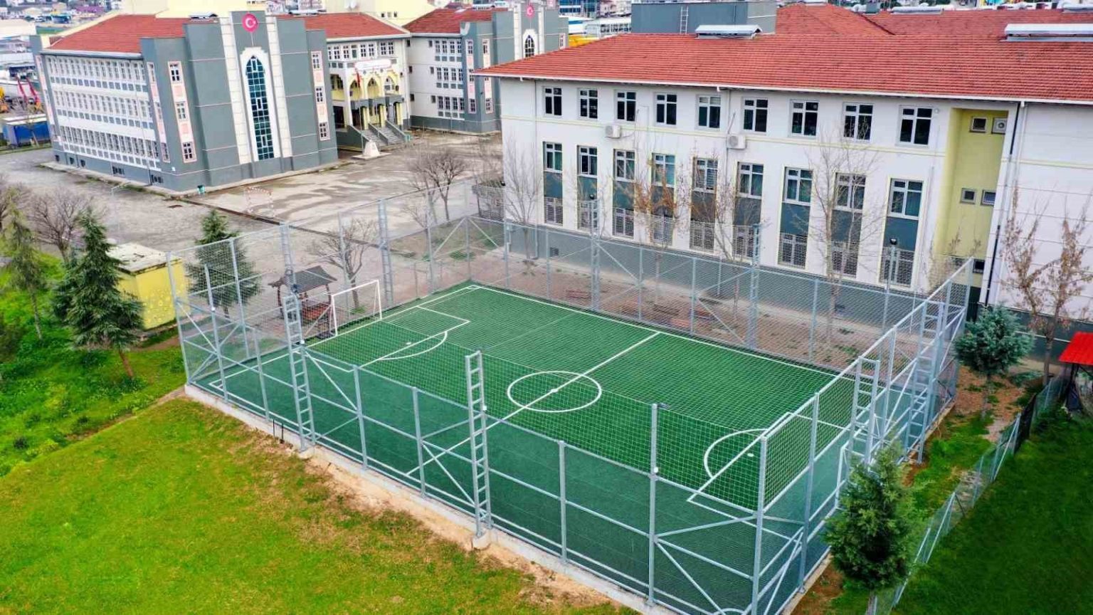 6-ilcedeki-kirsala-12-futbol-sahasi