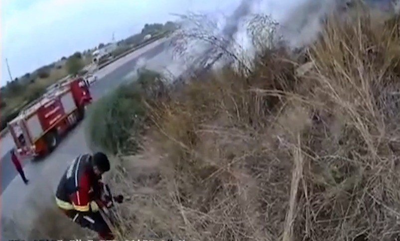 adana-mersin-otoyolunda-kontrolden-cikan-otomobil-alev-aldi