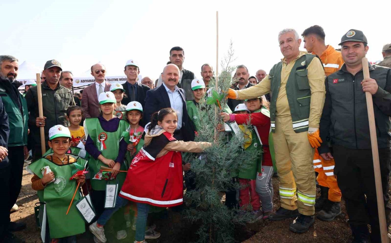 adiyamanda-10-bin-500-fidan-toprakla-bulustu