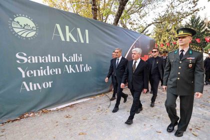 akmde-geri-sayim-basladi-yeniden-sehrin-bulusma-noktasi-olacak