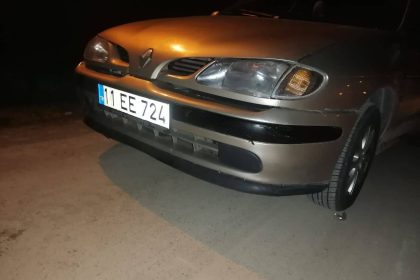 alkol-alip-yol-kenarinda-yatti-uzerinden-otomobil-gecince-agir-yaralandi