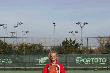 antalyali-16-yasindaki-tenisci-zeynepsu-tokyo-olimpiyatlari-icin-milli-formayi-giydi