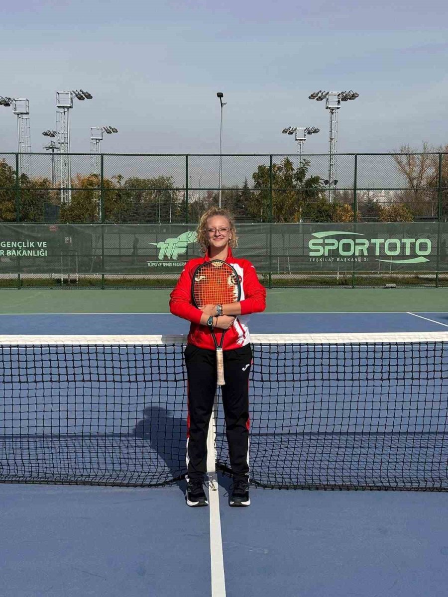 antalyali-16-yasindaki-tenisci-zeynepsu-tokyo-olimpiyatlari-icin-milli-formayi-giydi